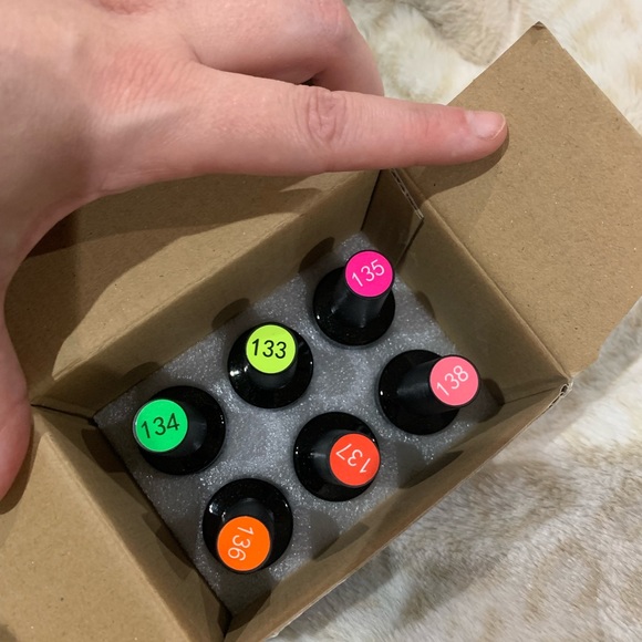 BRAND NEW GEL POLISH WITH BOX - Picture 3 of 6